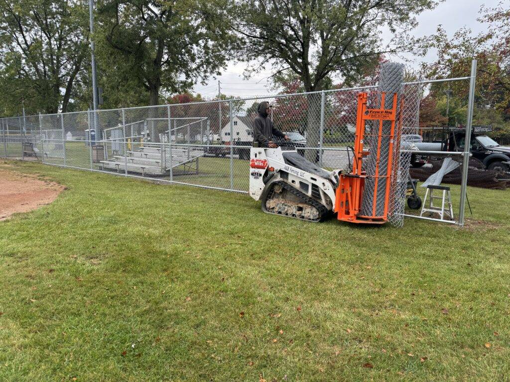 We install chain link fence.